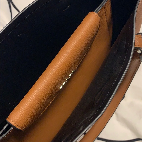 Calfskin crossbody bag - Picture 3 of 5